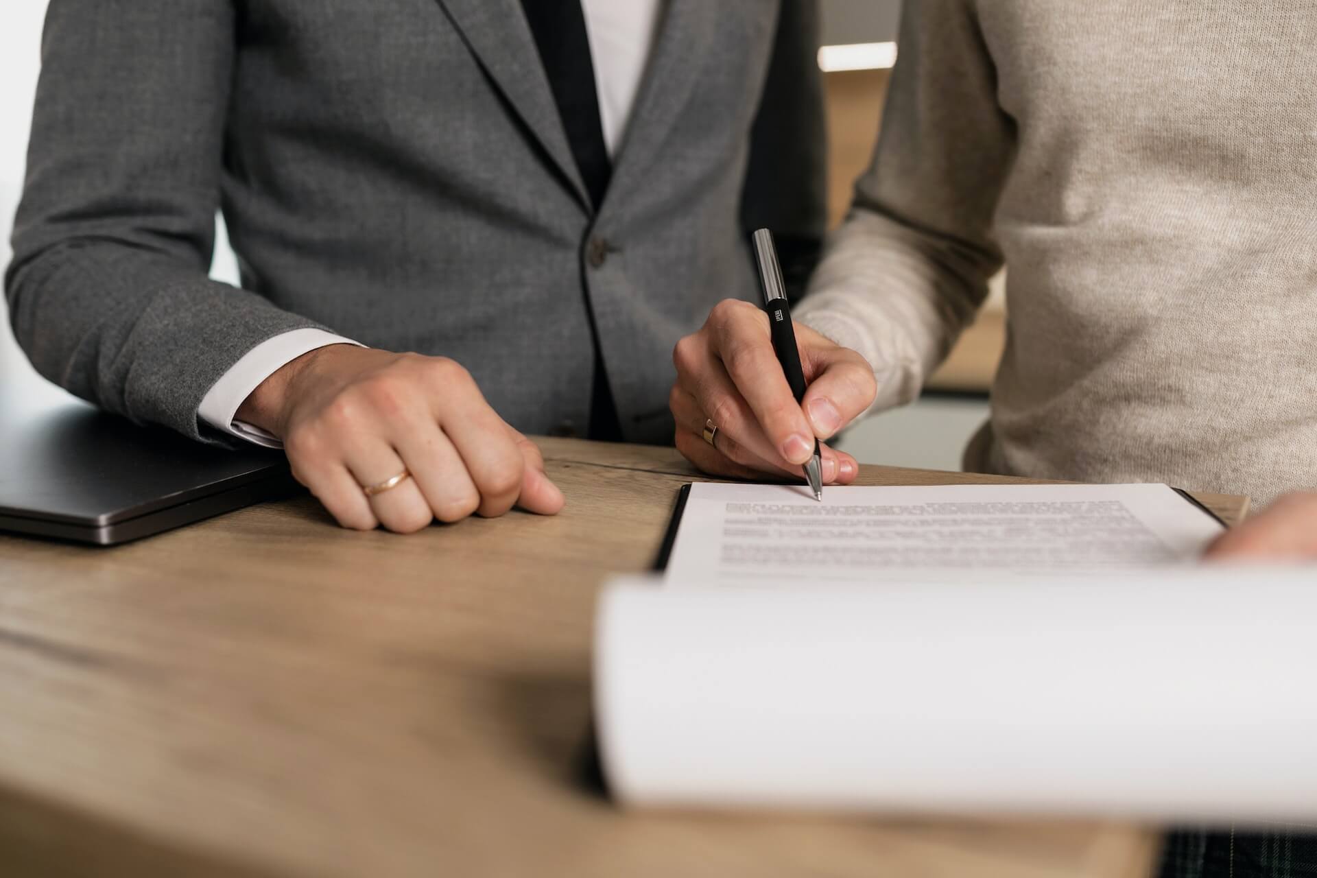 Beim Immobilienkaufvertrag auf Nummer sicher gehen